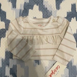 ✨ADORABLE✨ NB long sleeve onesie!